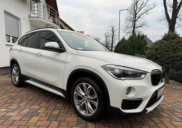 BMW X1 cena 99900 przebieg: 135600, rok produkcji 2018 z Bolesławiec małe 562